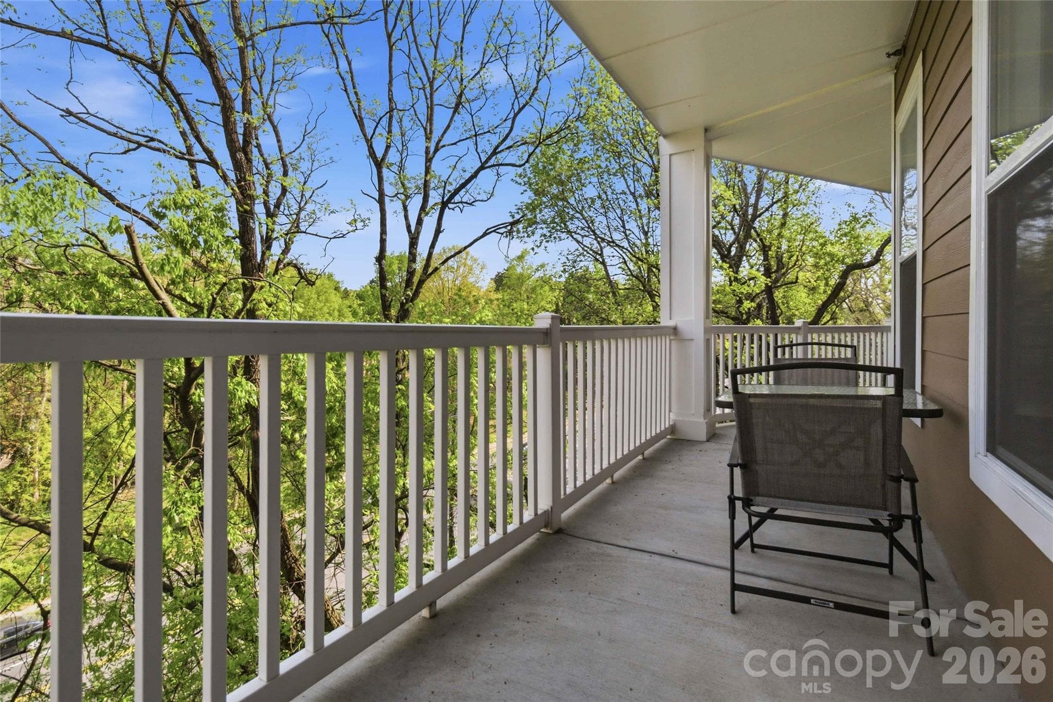 Part 1 of balcony - 1000 E Woodlawn Road, Charlotte
