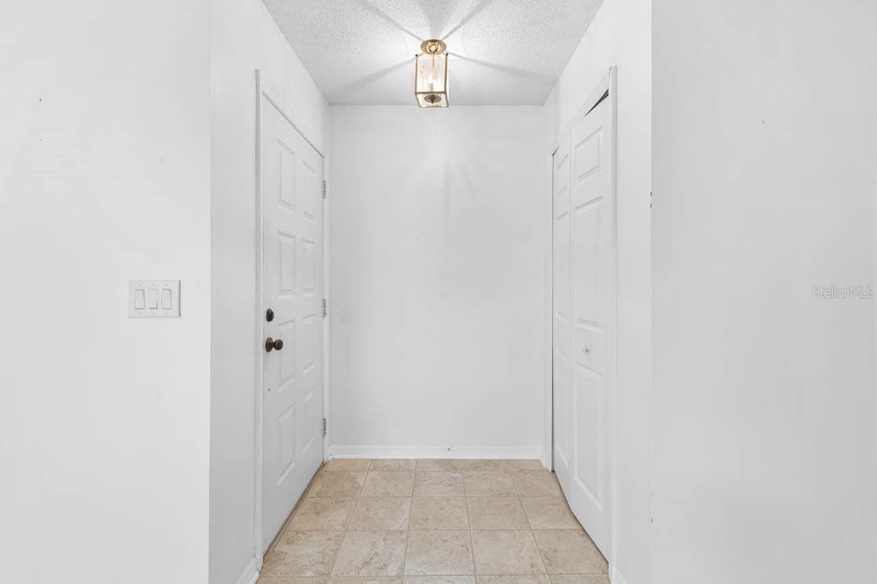 Foyer - 1001 ARDMORE WAY, SUN CITY CENTER