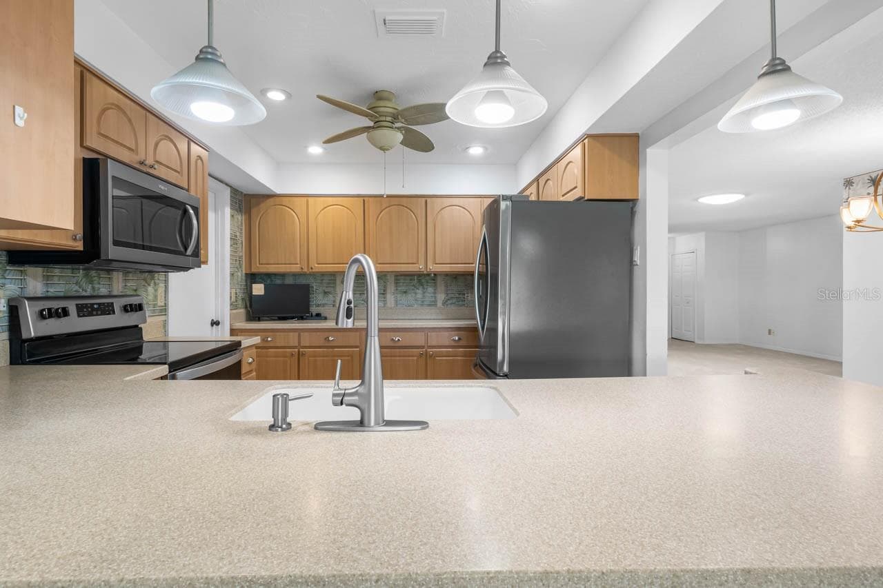 Single Family Residence at 1001 ARDMORE WAY, SUN CITY CENTER, photo 16 of 67