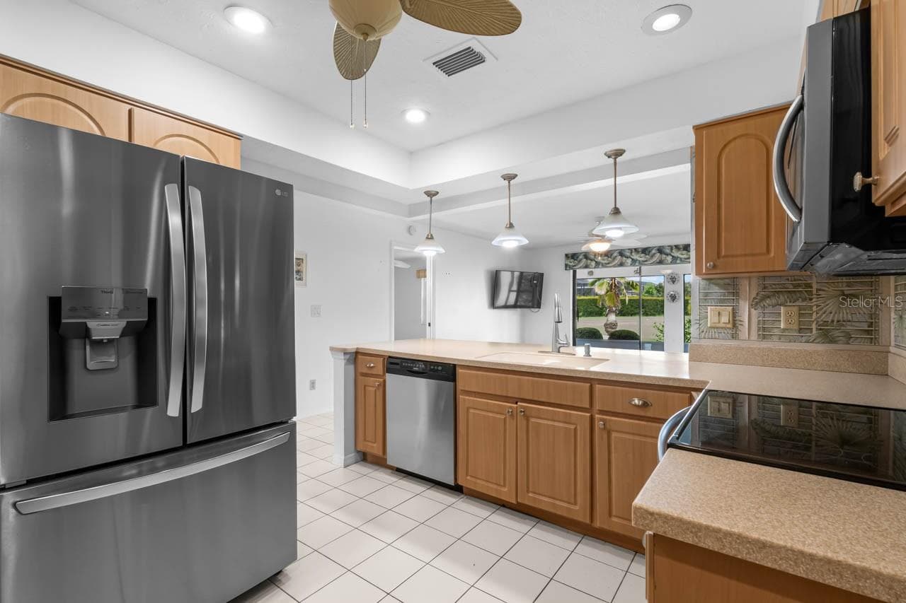 Single Family Residence at 1001 ARDMORE WAY, SUN CITY CENTER, photo 18 of 67