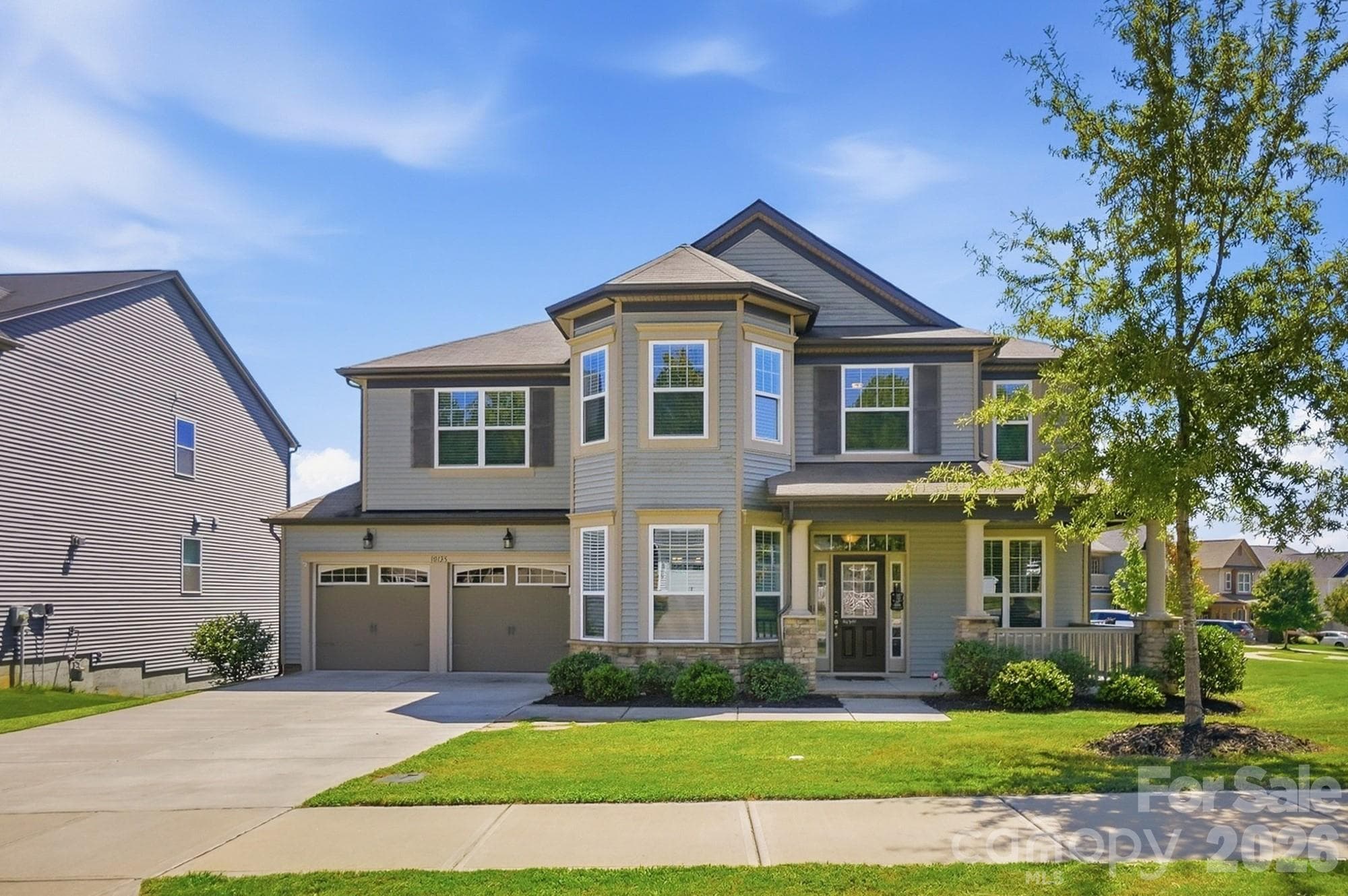 Single Family Residence at 10125 Castlebrooke Drive, Concord, photo 2 of 48