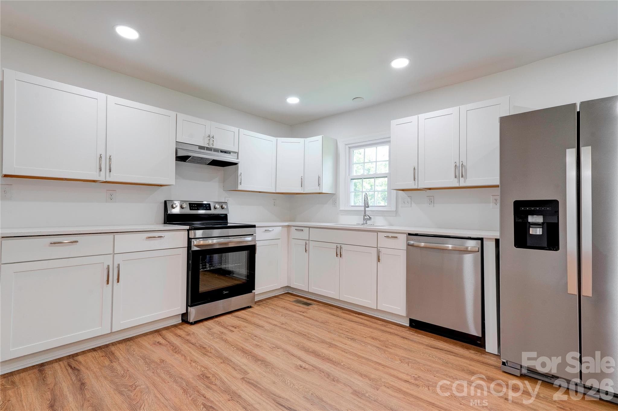 Single Family Residence at 231 London Road, Lawndale, photo 2 of 86