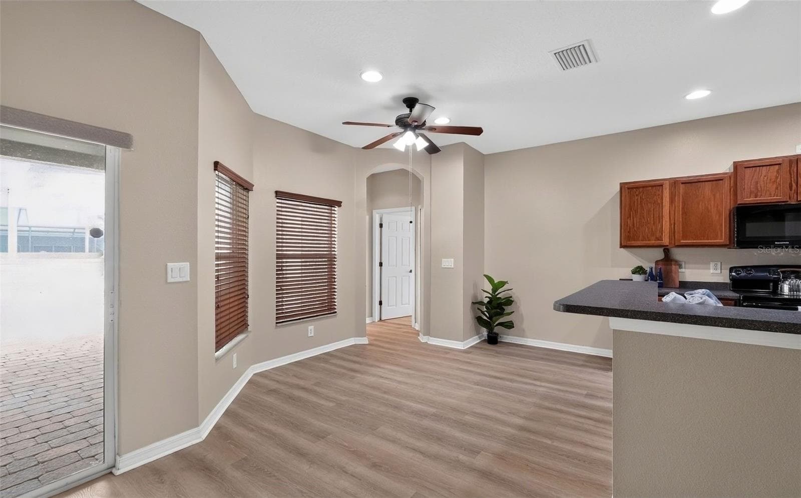 Breakfast Nook - 319 19TH ST NW, RUSKIN