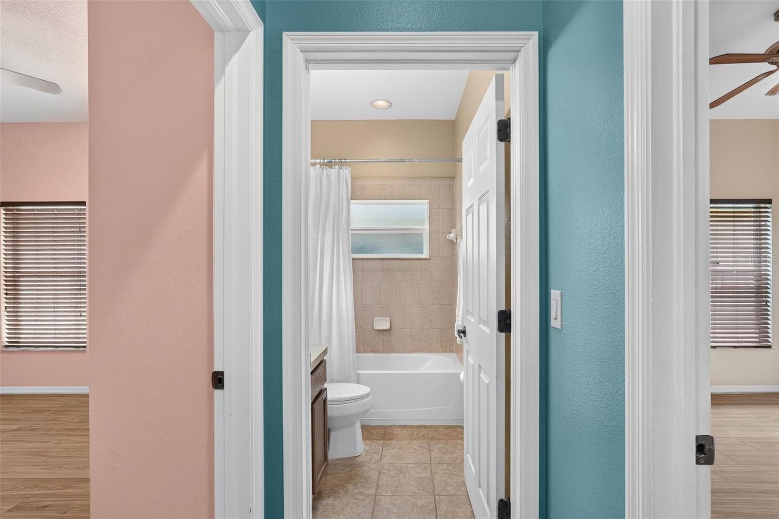 Two additional bedrooms with shared bath - 319 19TH ST NW, RUSKIN