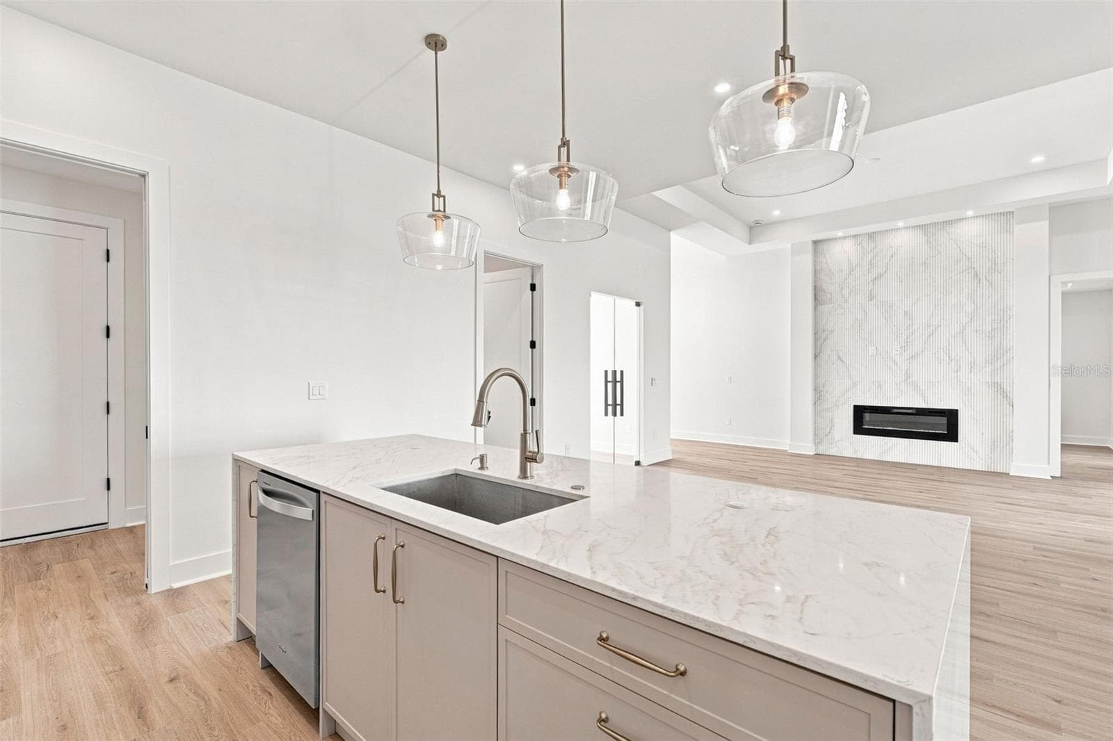 Modern Kitchen with European Style Cabinetry - 44 SUNFLOWER DR, PLACIDA