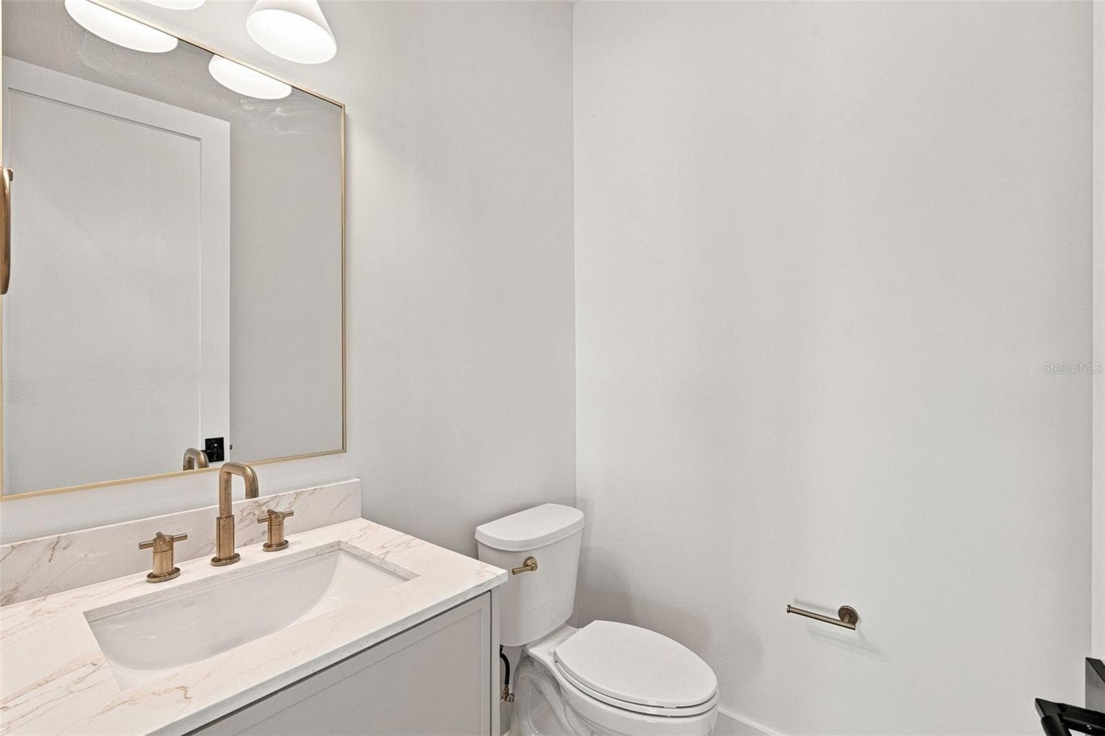 Convenient Half Bath Just Off the Living Room - 44 SUNFLOWER DR, PLACIDA