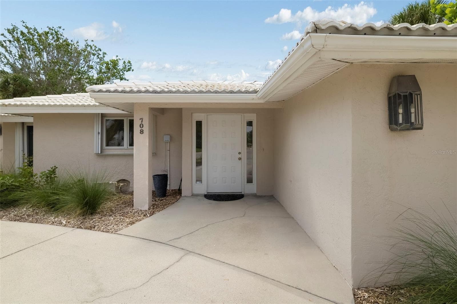 Single Family Residence at 708 GARFIELD DR, SARASOTA, photo 2 of 86