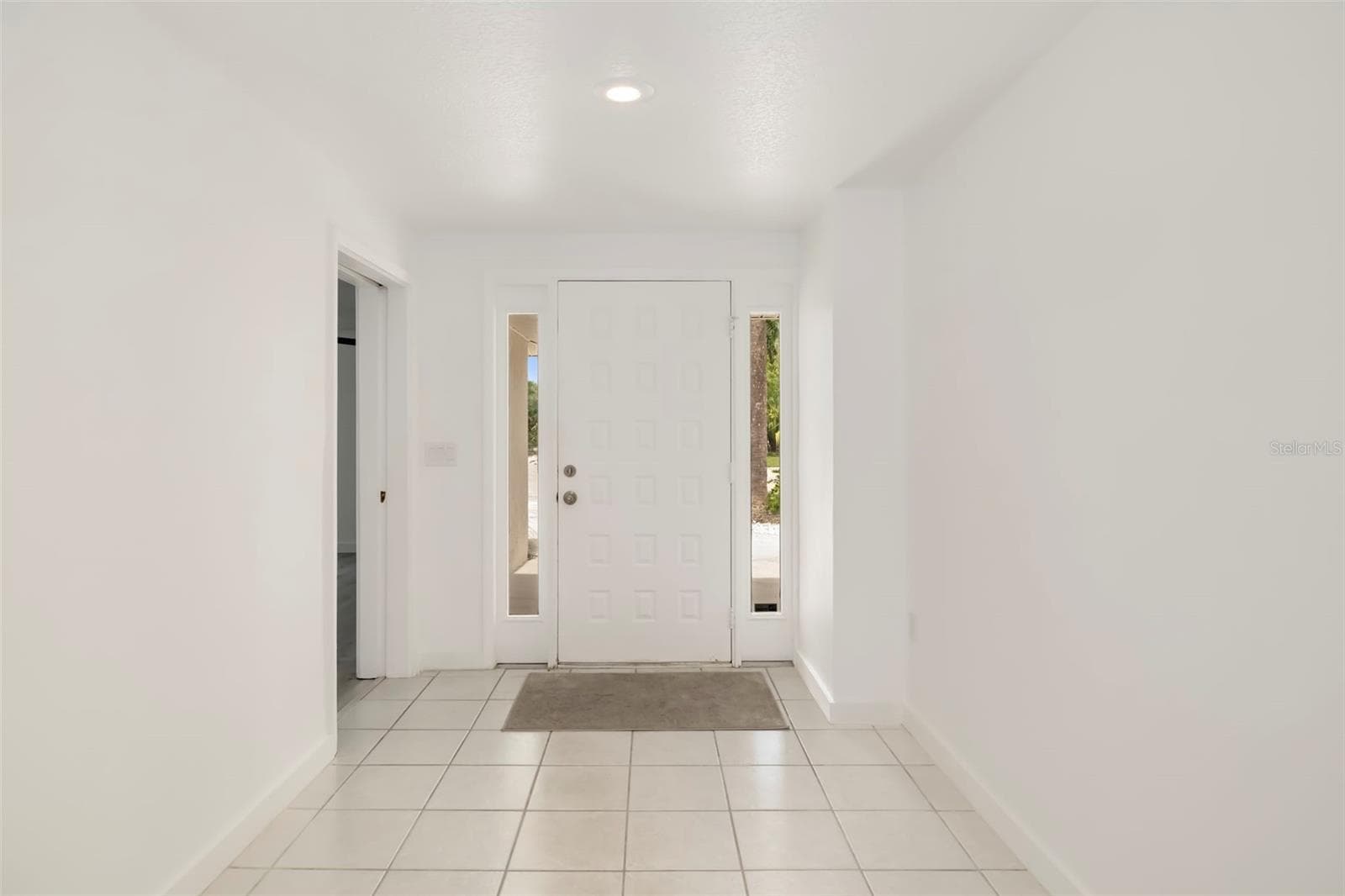 Elegant Foyer - 708 GARFIELD DR, SARASOTA