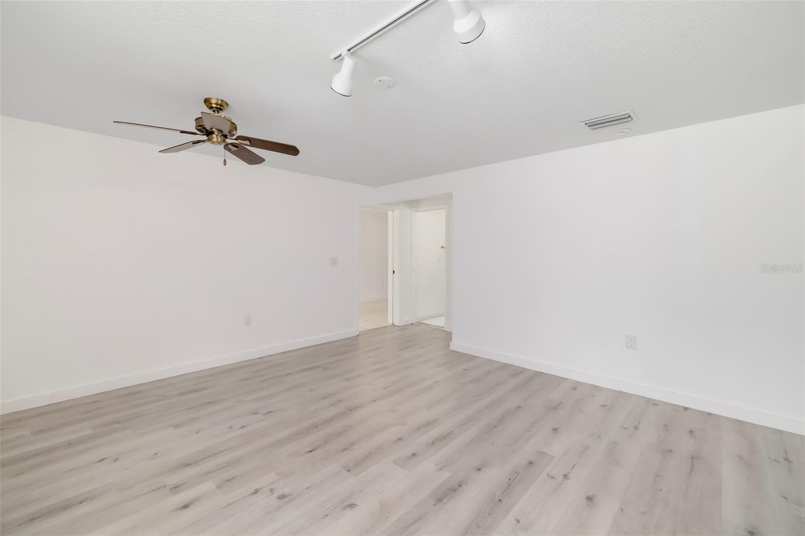 Single Family Residence at 708 GARFIELD DR, SARASOTA, photo 6 of 86