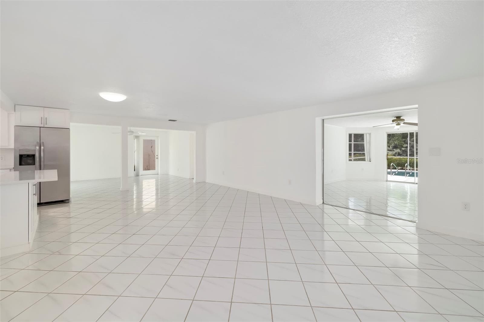 Generous Open Floor plan - 708 GARFIELD DR, SARASOTA