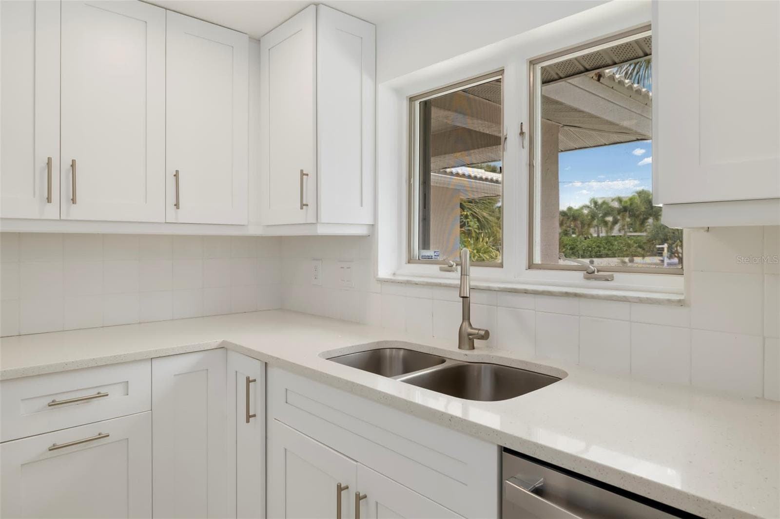 Single Family Residence at 708 GARFIELD DR, SARASOTA, photo 16 of 86
