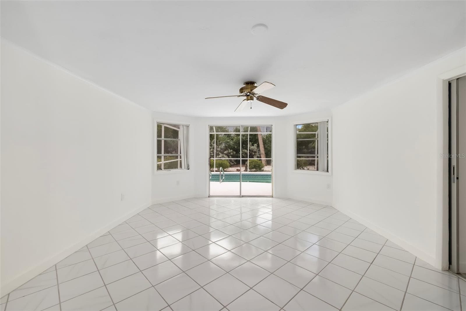 Florida Room - 708 GARFIELD DR, SARASOTA