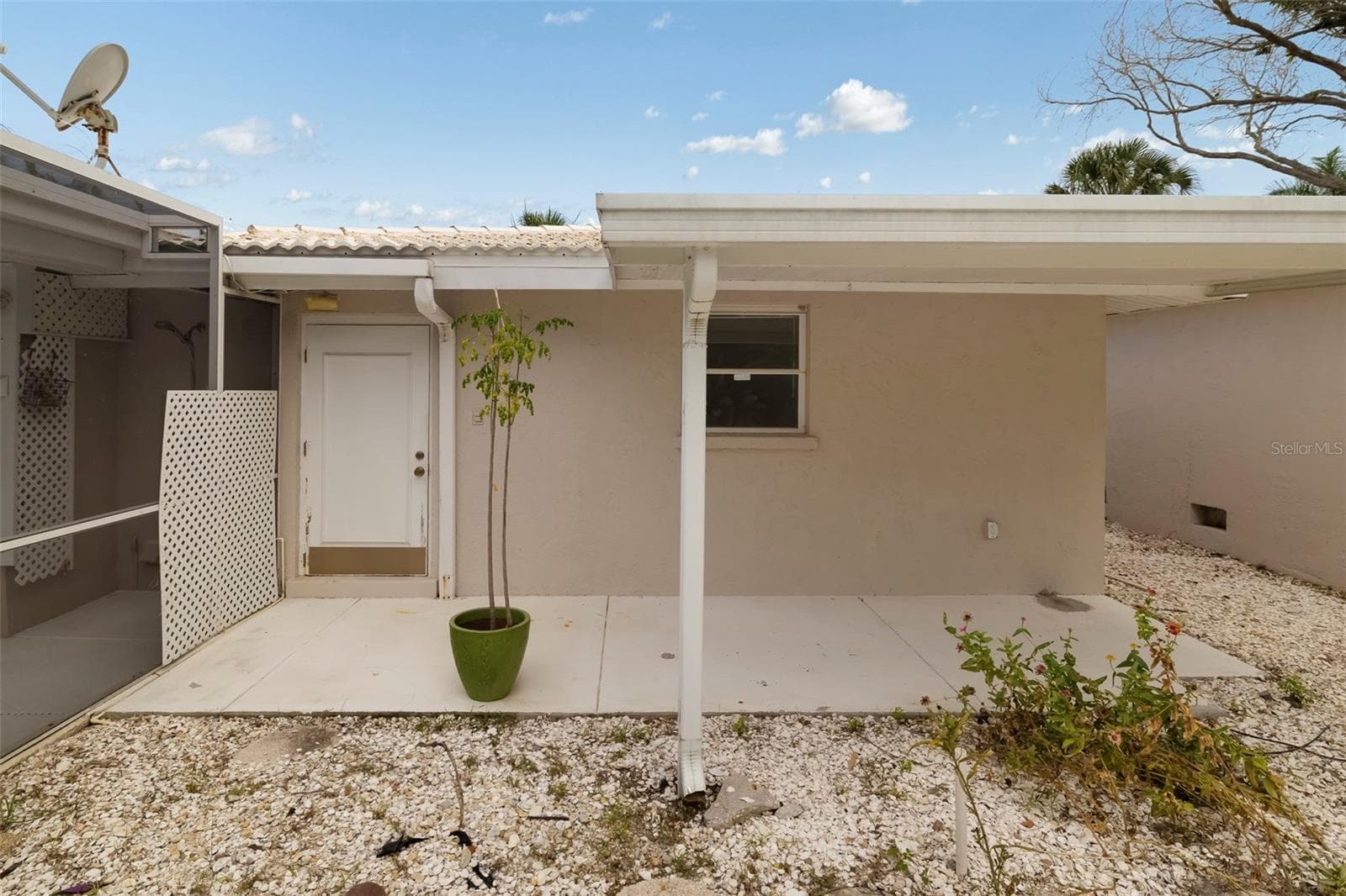 Entrance to the 4th Bedroom from the back of the house - 708 GARFIELD DR, SARASOTA