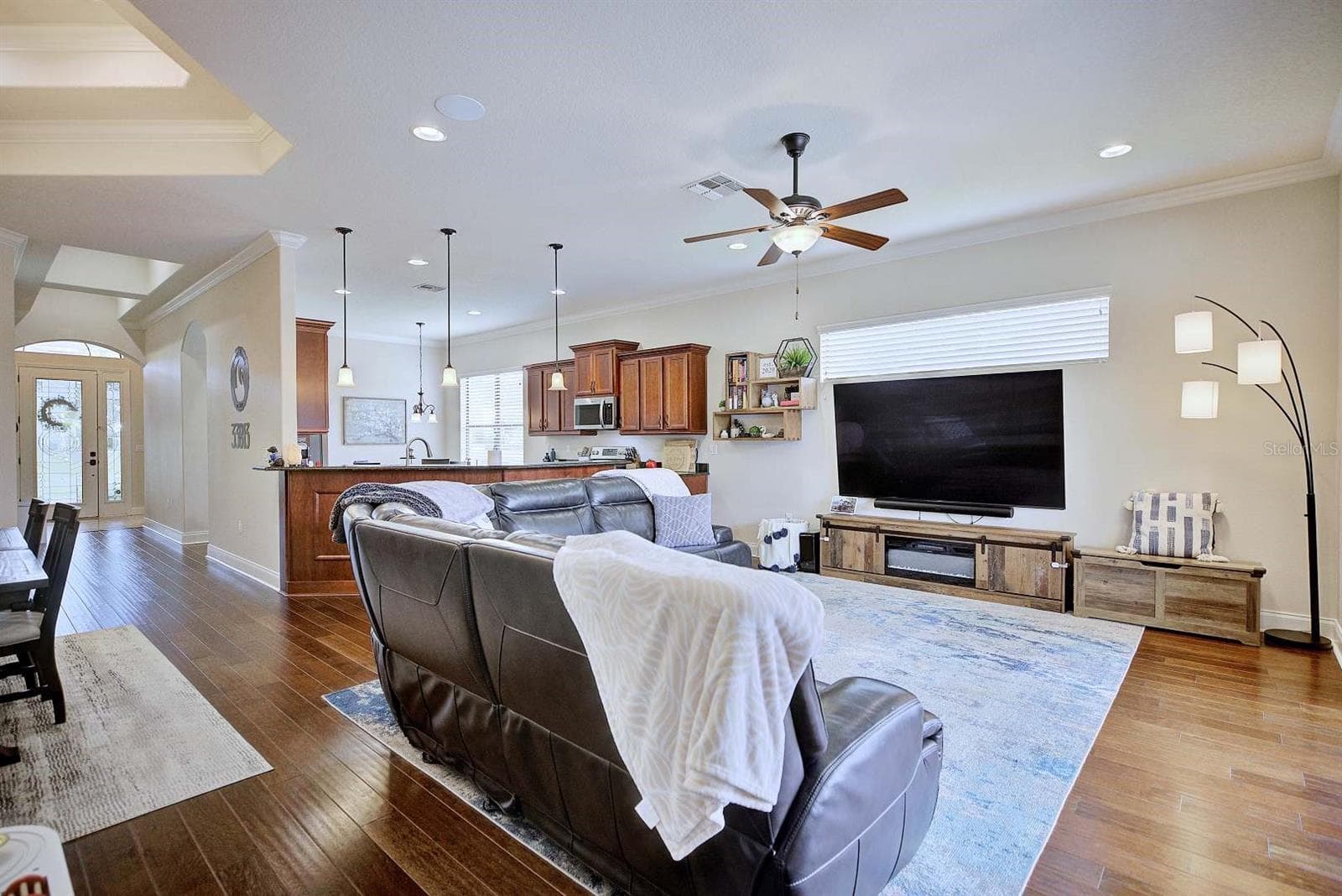 Single Family Residence at 904 CHRISTINA CHASE LN, LAKELAND, photo 10 of 57
