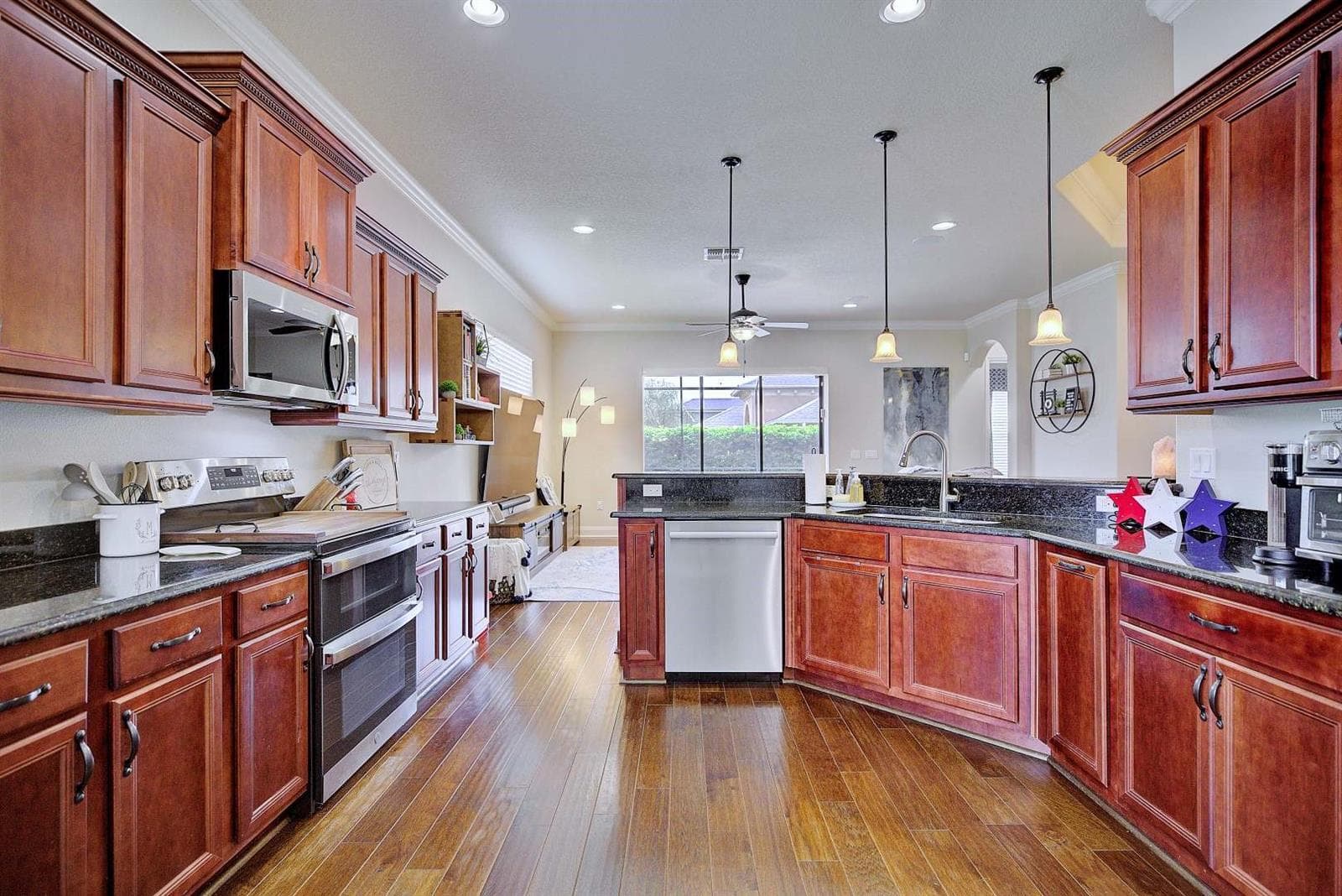 Single Family Residence at 904 CHRISTINA CHASE LN, LAKELAND, photo 11 of 57