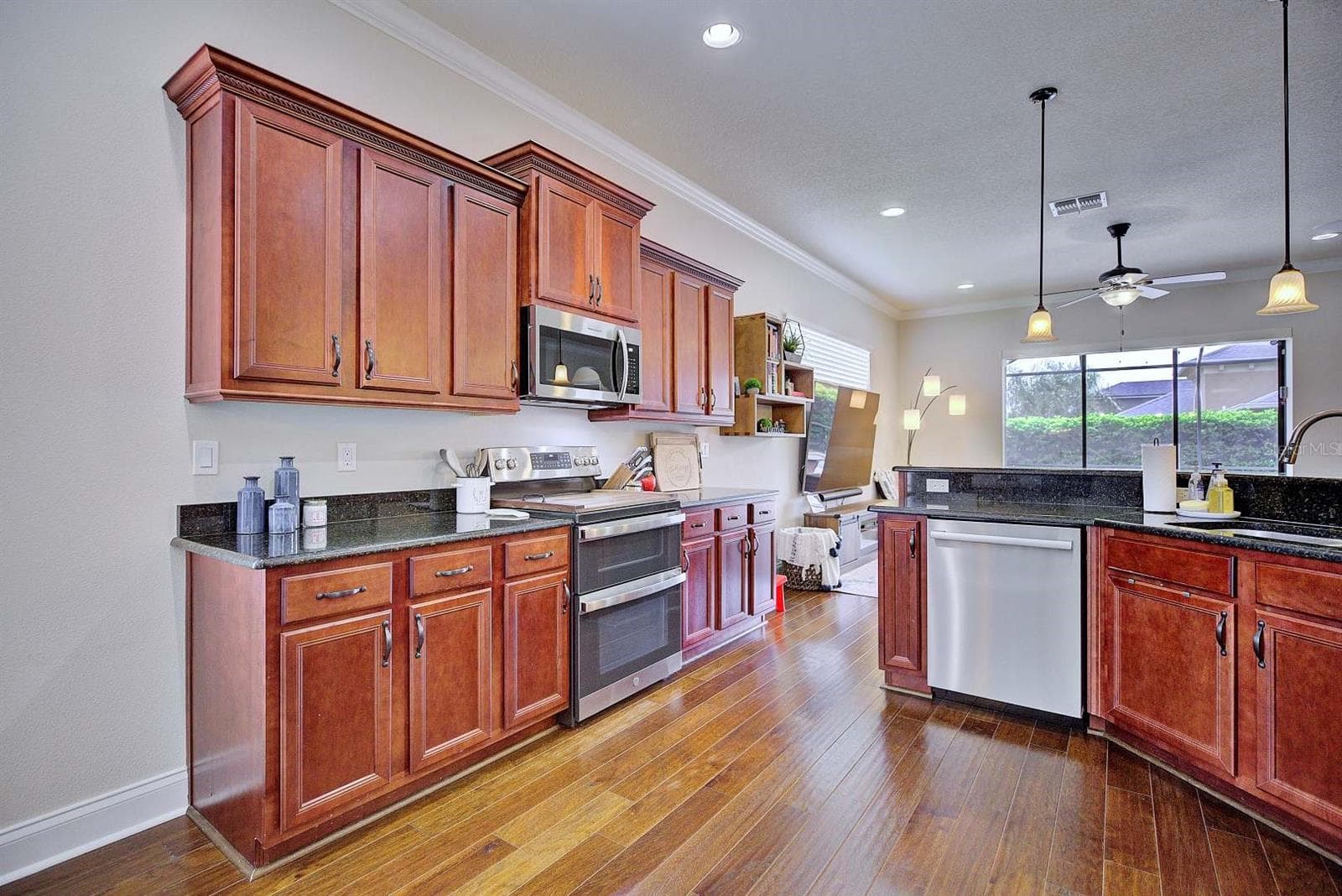 Single Family Residence at 904 CHRISTINA CHASE LN, LAKELAND, photo 15 of 57