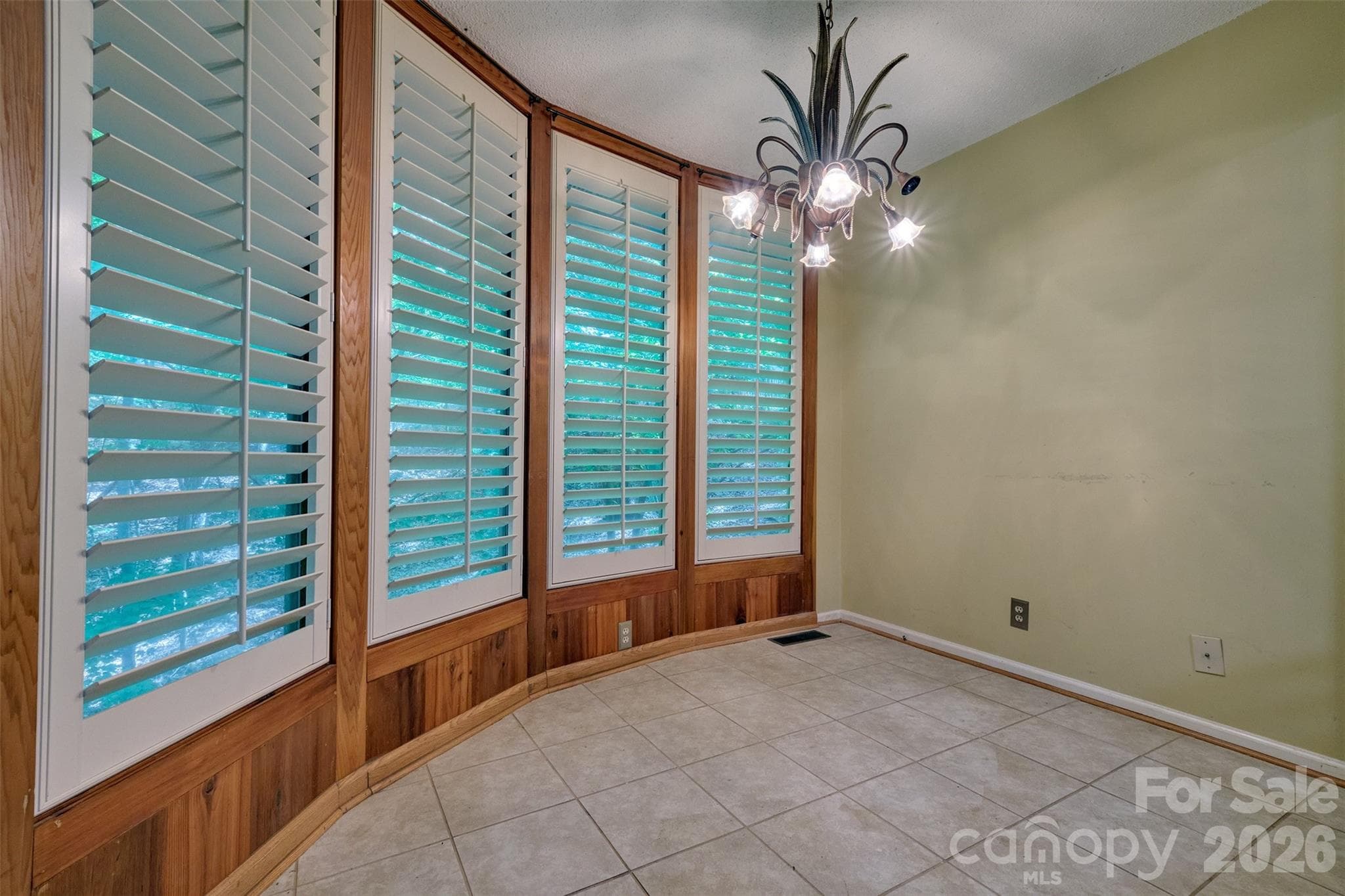 Single Family Residence at 9 Cove Road, Lake Wylie, photo 15 of 48