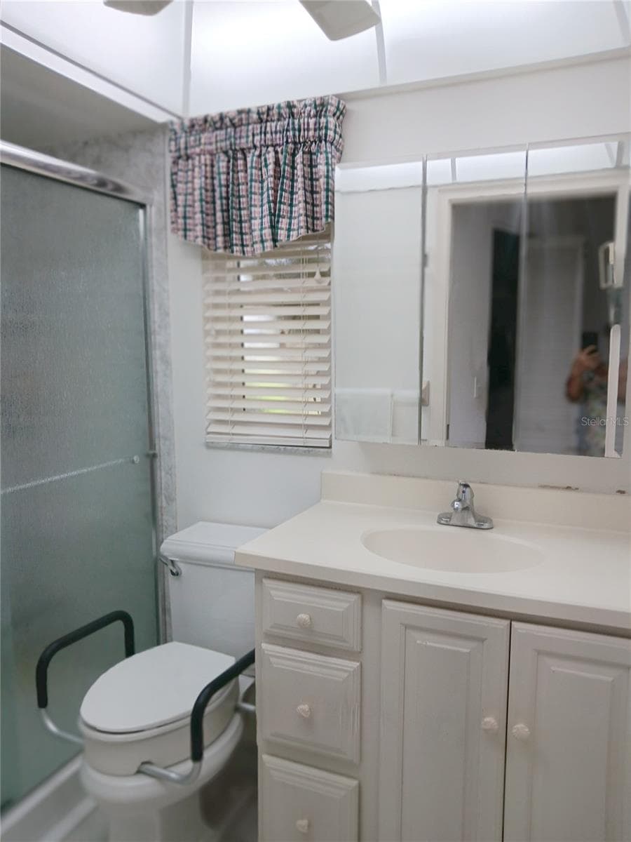 Master bath - 980 N GONDOLA DR, VENICE