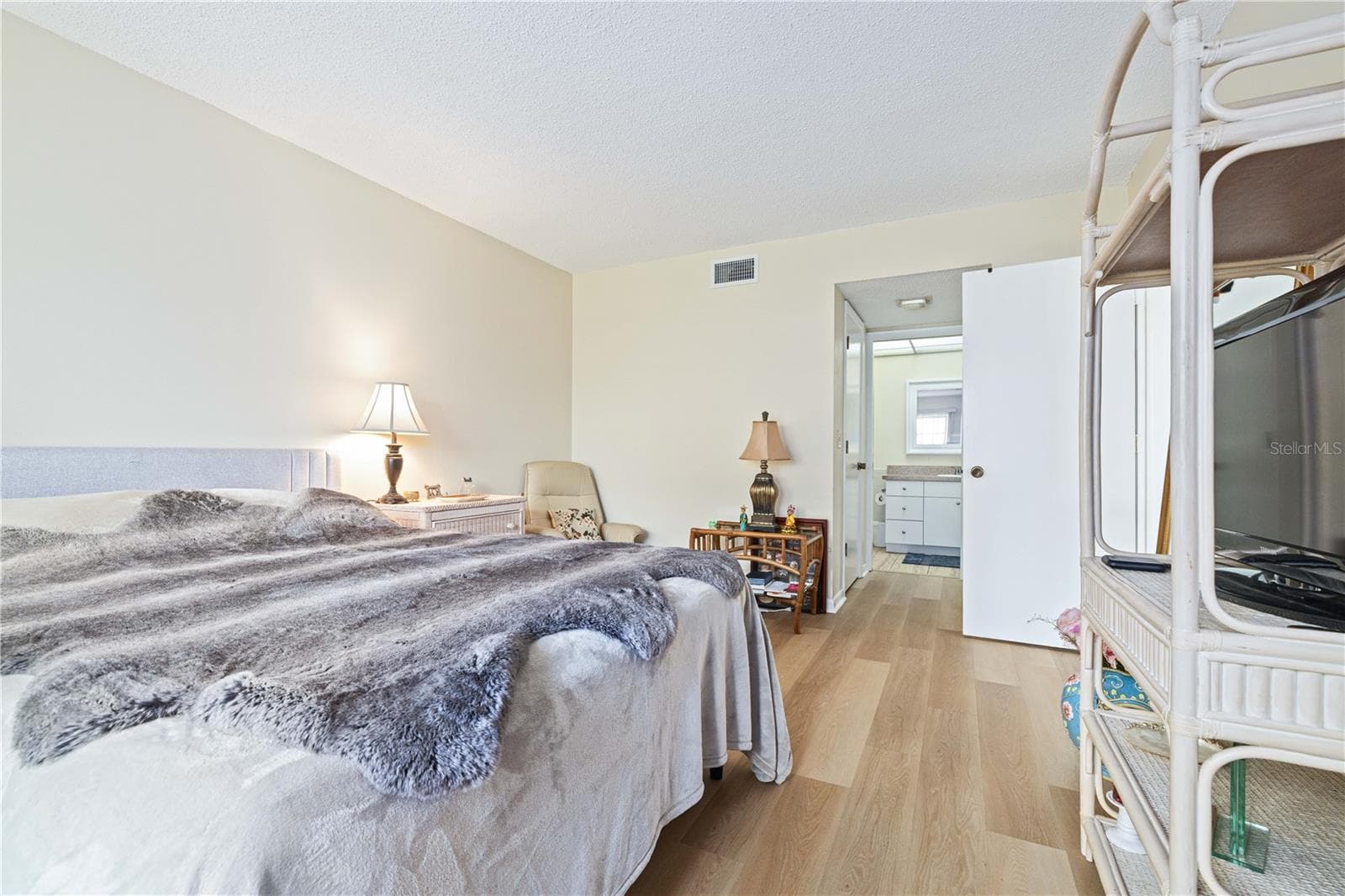 Condominium at 19029 US HIGHWAY 19 N #3-1, CLEARWATER, photo 21 of 33