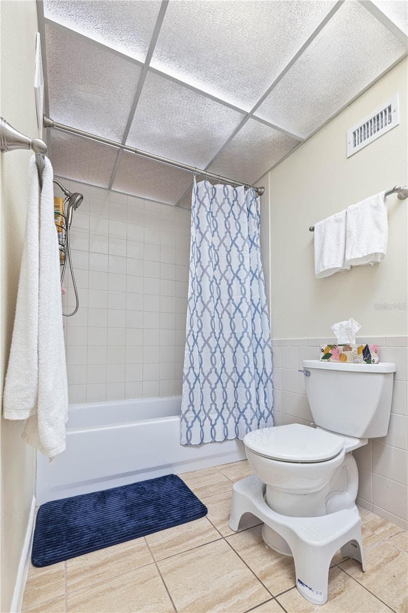 Tub/Shower - 19029 US HIGHWAY 19 N #3-1, CLEARWATER