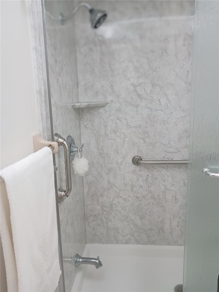 Shower in Master bath - 980 N GONDOLA DR, VENICE