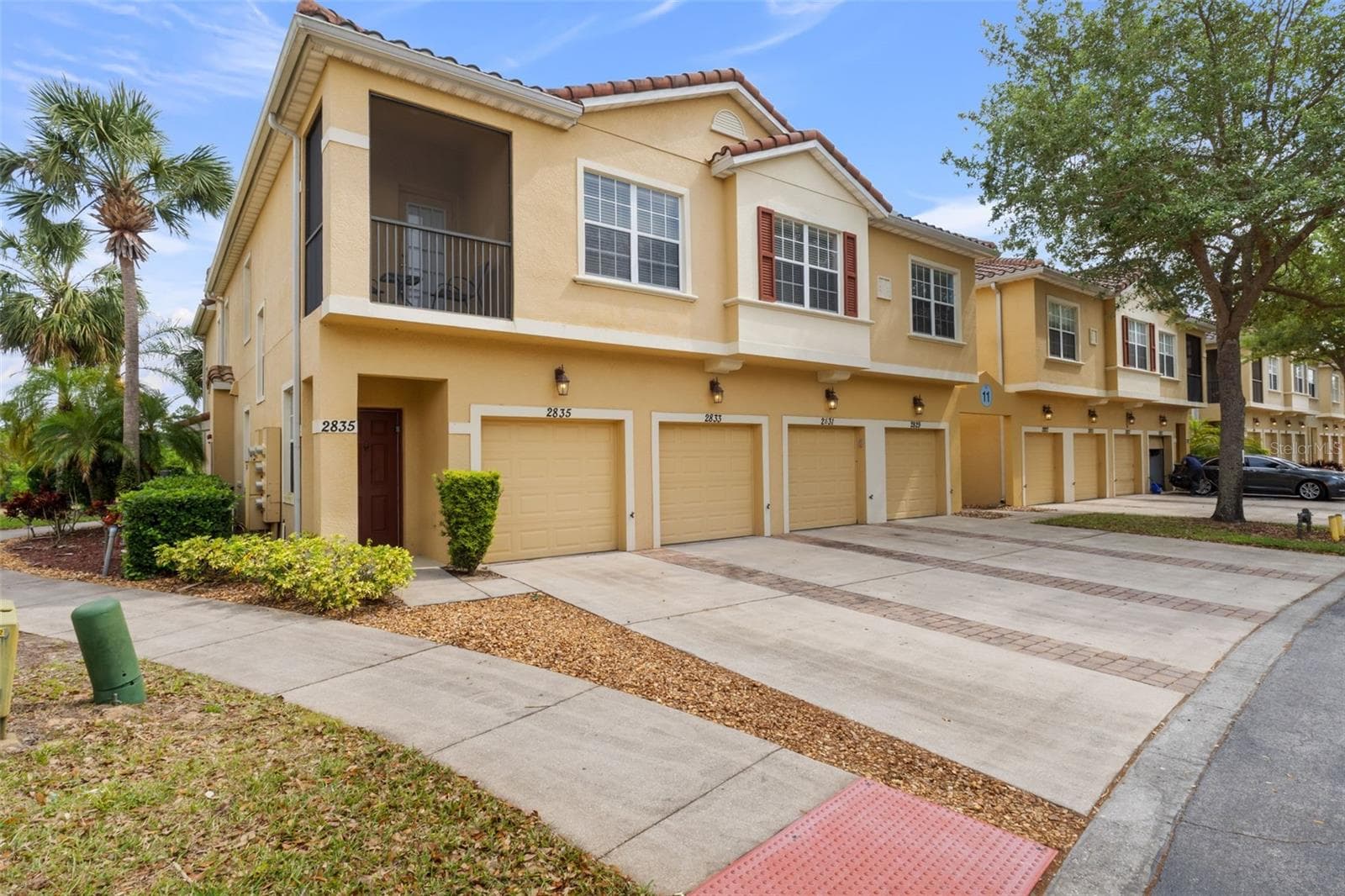 2835 OAKWATER DR #2835