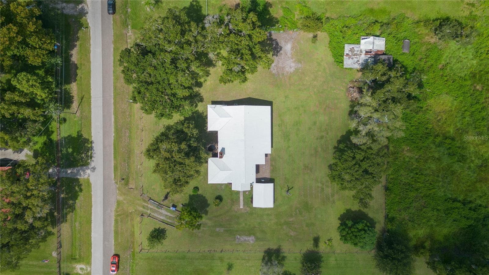 Single Family Residence at 2630 KEYSVILLE DR, LITHIA, photo 3 of 43