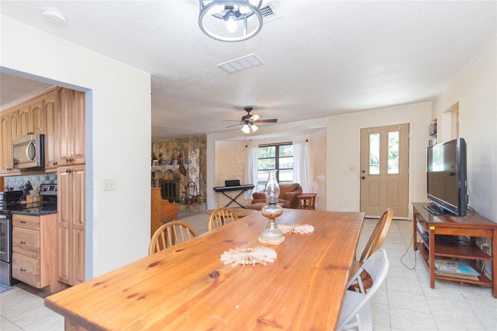 Single Family Residence at 2630 KEYSVILLE DR, LITHIA, photo 20 of 43