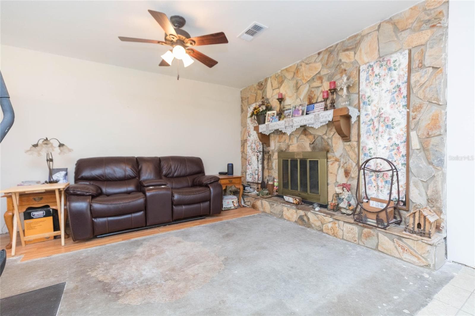 Single Family Residence at 2630 KEYSVILLE DR, LITHIA, photo 24 of 43