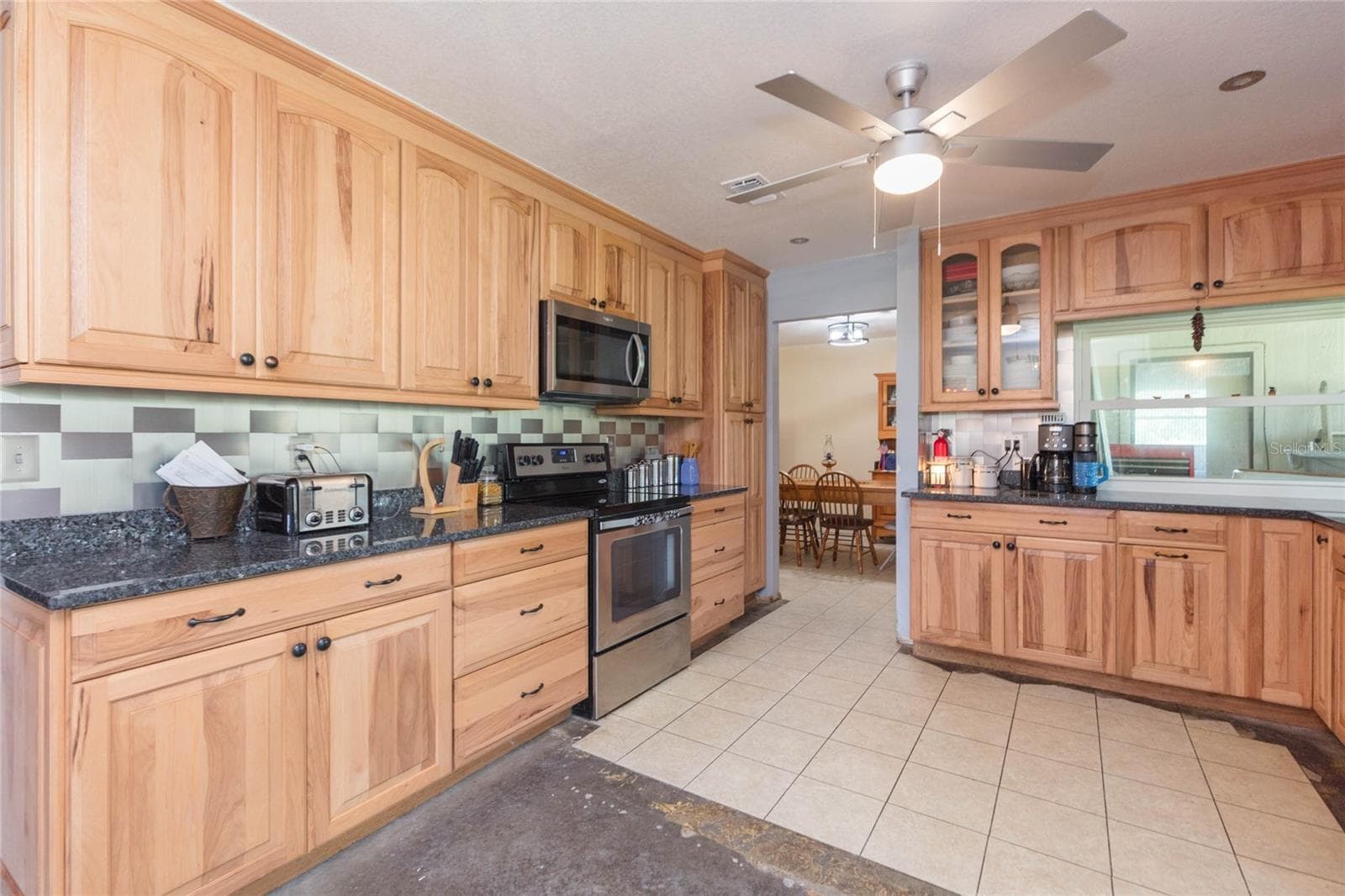 Single Family Residence at 2630 KEYSVILLE DR, LITHIA, photo 28 of 43