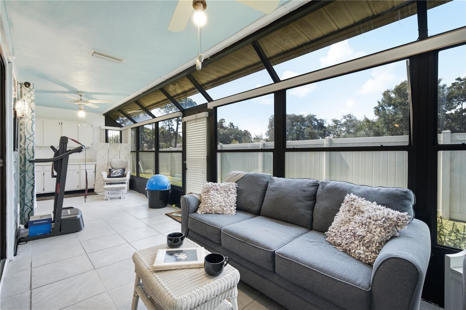 Heated/cooled Florida room - 3670 IMPERIAL RIDGE PKWY, PALM HARBOR