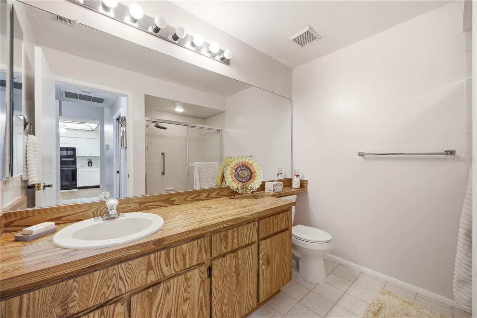 full bathroom - 3670 IMPERIAL RIDGE PKWY, PALM HARBOR