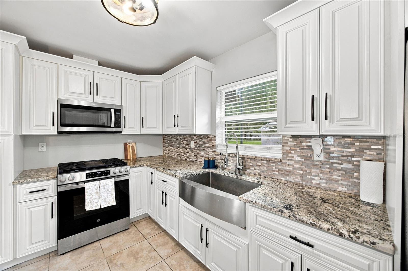 Main kitchen - 5106 THONOTOSASSA RD, PLANT CITY