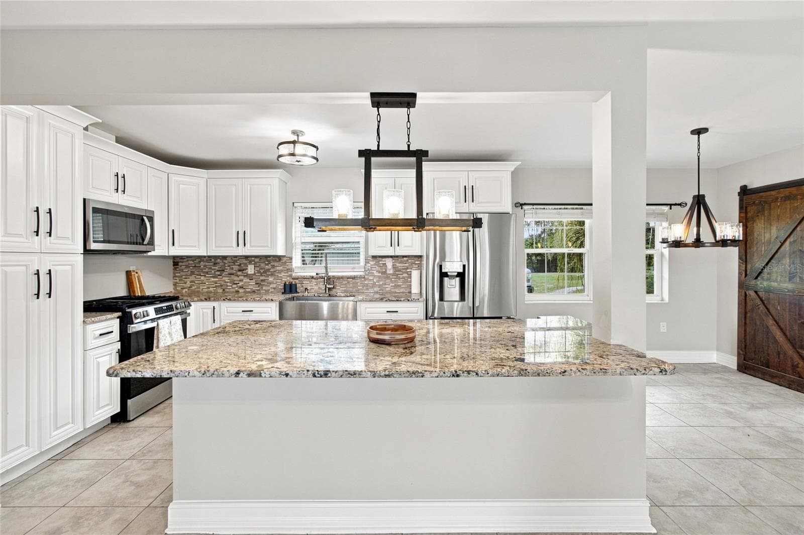 Single Family Residence at 5106 THONOTOSASSA RD, PLANT CITY, photo 16 of 67