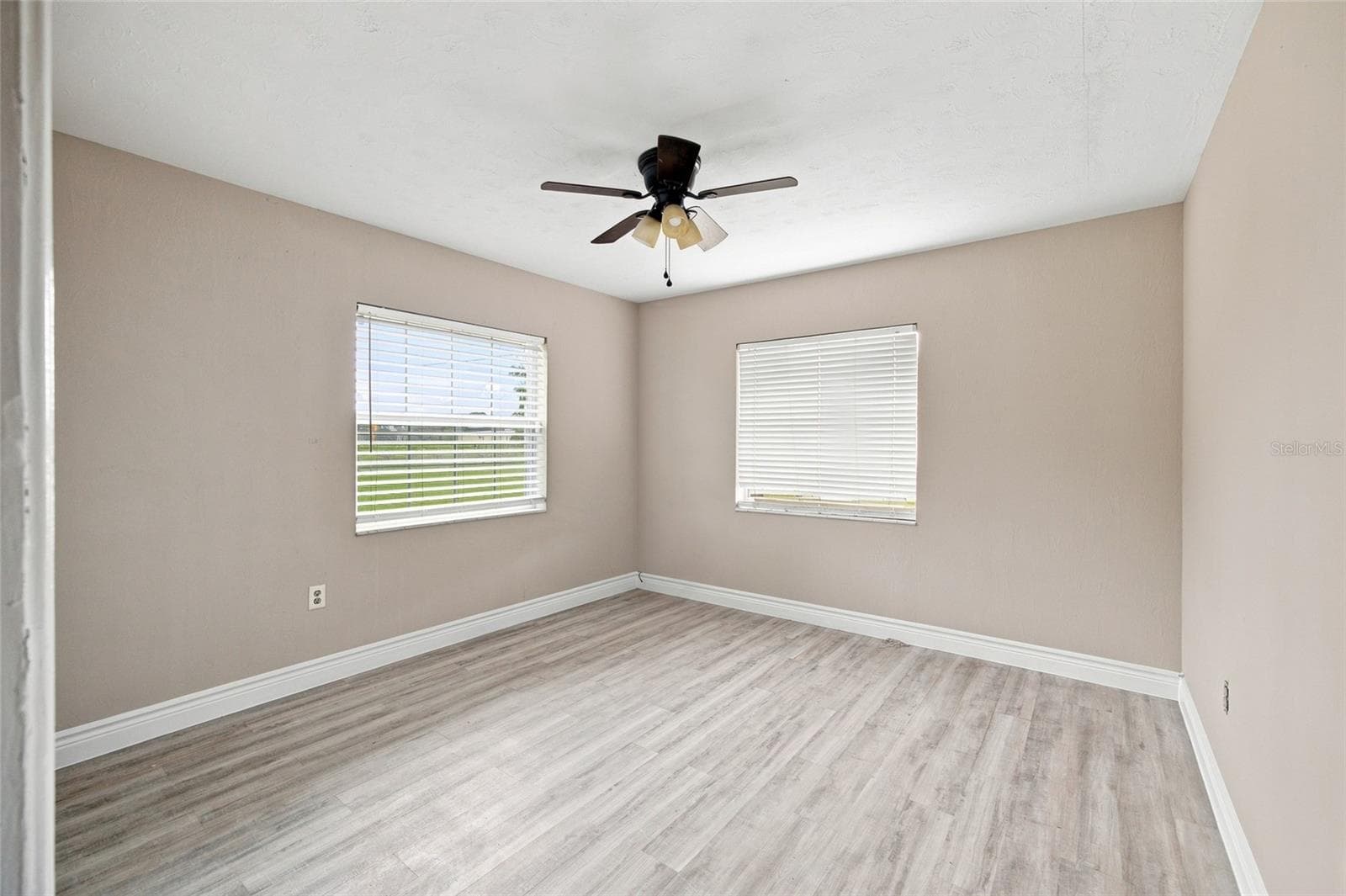 Bedroom 2 - 5106 THONOTOSASSA RD, PLANT CITY