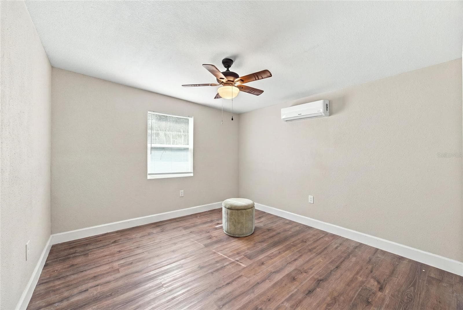 In-law suite bedroom 1 - 5106 THONOTOSASSA RD, PLANT CITY