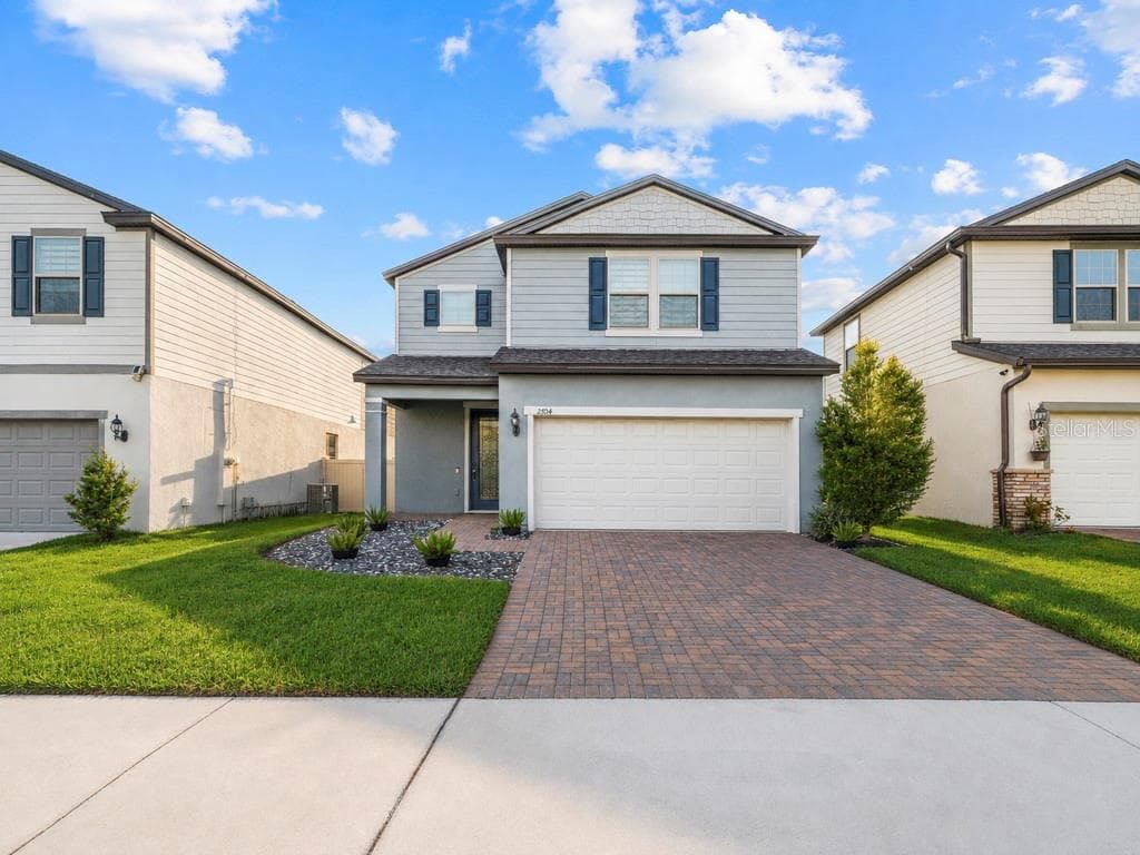 2704 VISTA VERDE LN