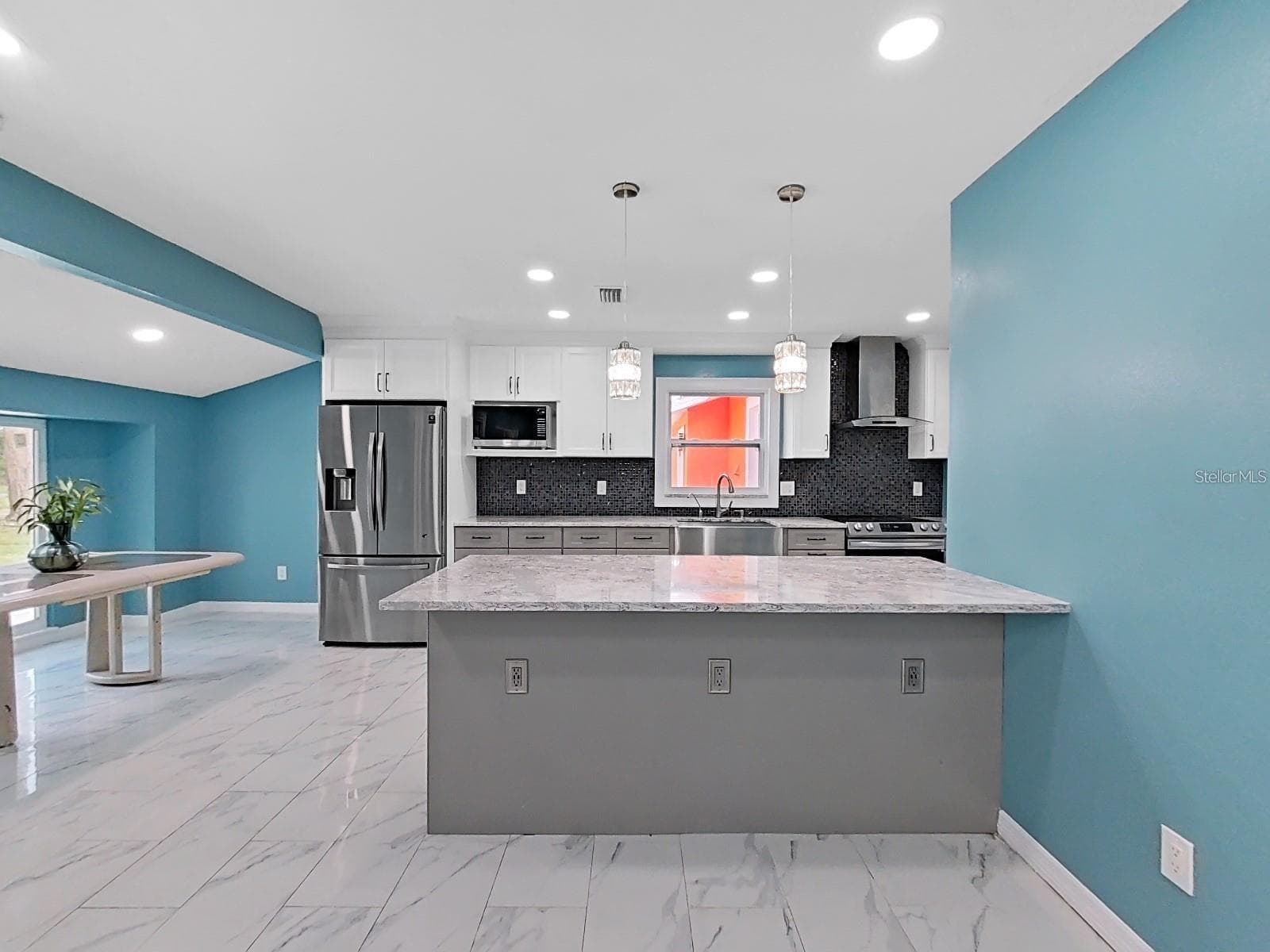 Single Family Residence at 1613 33RD ST SE, RUSKIN, photo 8 of 20