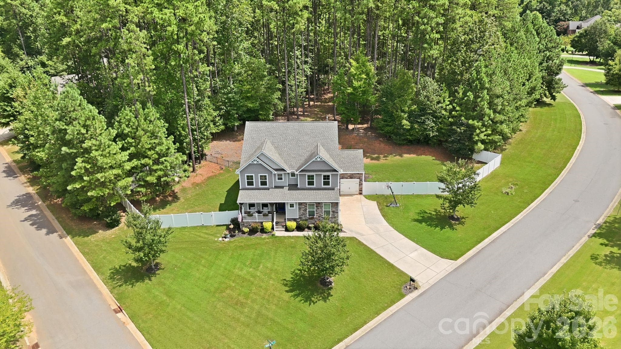 Single Family Residence at 607 Winter Walk Lane, Lake Wylie, photo 2 of 41