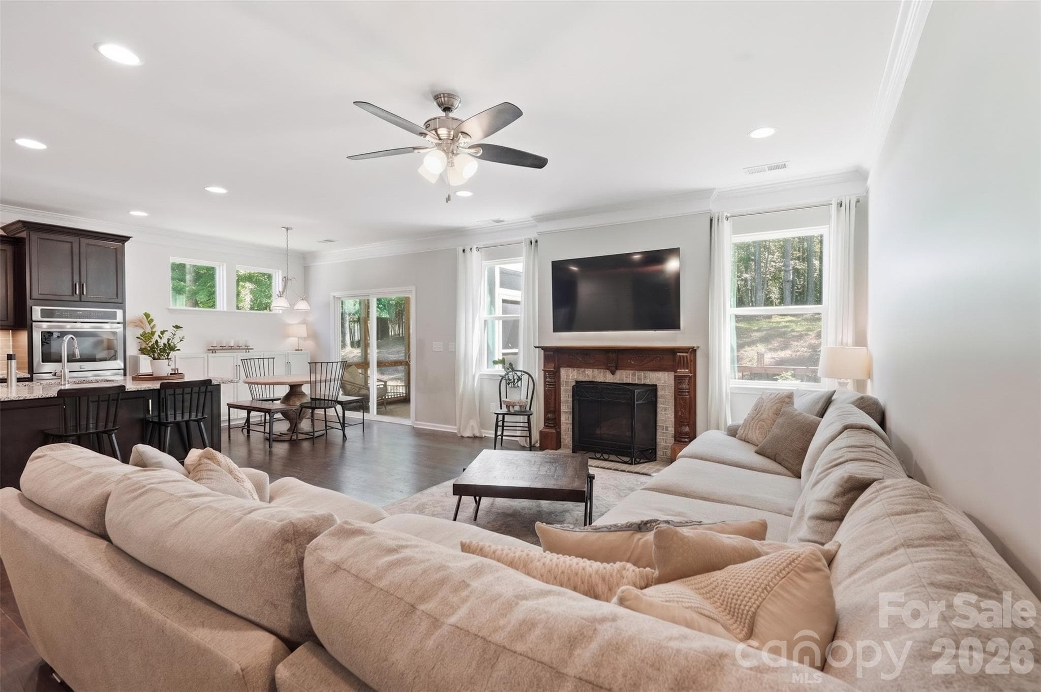Single Family Residence at 607 Winter Walk Lane, Lake Wylie, photo 7 of 41