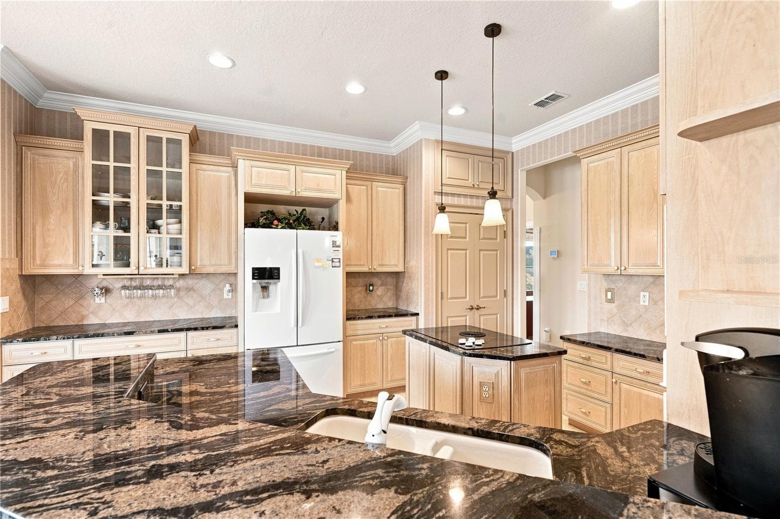 Kitchen - 9271 WESTSHORE DR, WEEKI WACHEE