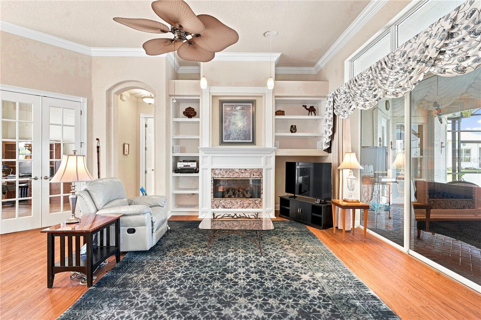 Livingroom/ built in shelfs tray celling 12 foot - 9271 WESTSHORE DR, WEEKI WACHEE