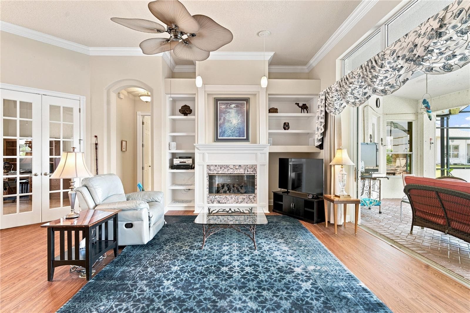 Livingroom 12 foot celling pocket glass doors - 9271 WESTSHORE DR, WEEKI WACHEE