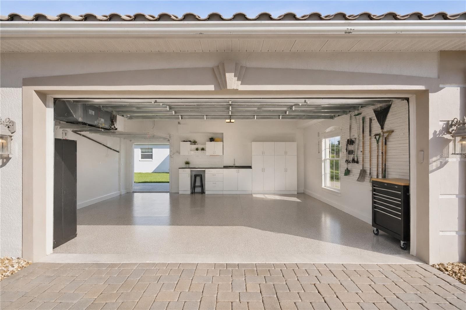 two gar garage plus separate golf cart space entrance - 9271 WESTSHORE DR, WEEKI WACHEE