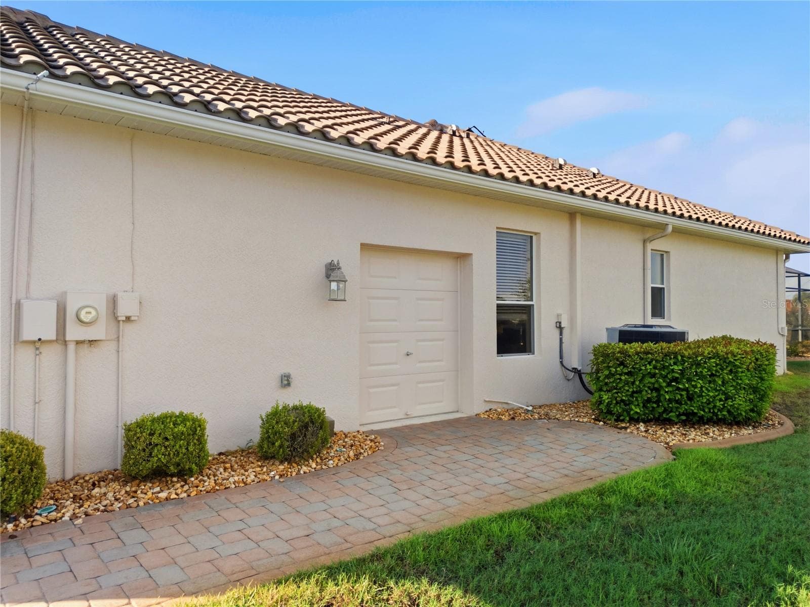 Golf cart separate door garage - 9271 WESTSHORE DR, WEEKI WACHEE