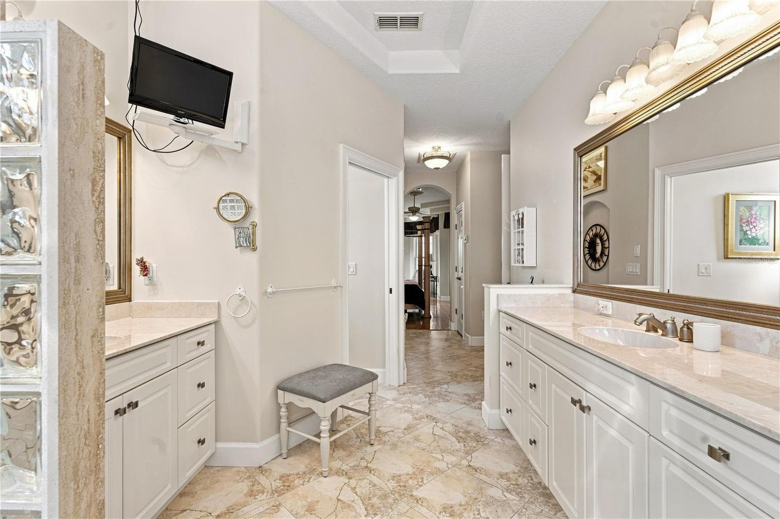 Primary bathroom two separate sinks bathtub/separate - 9271 WESTSHORE DR, WEEKI WACHEE