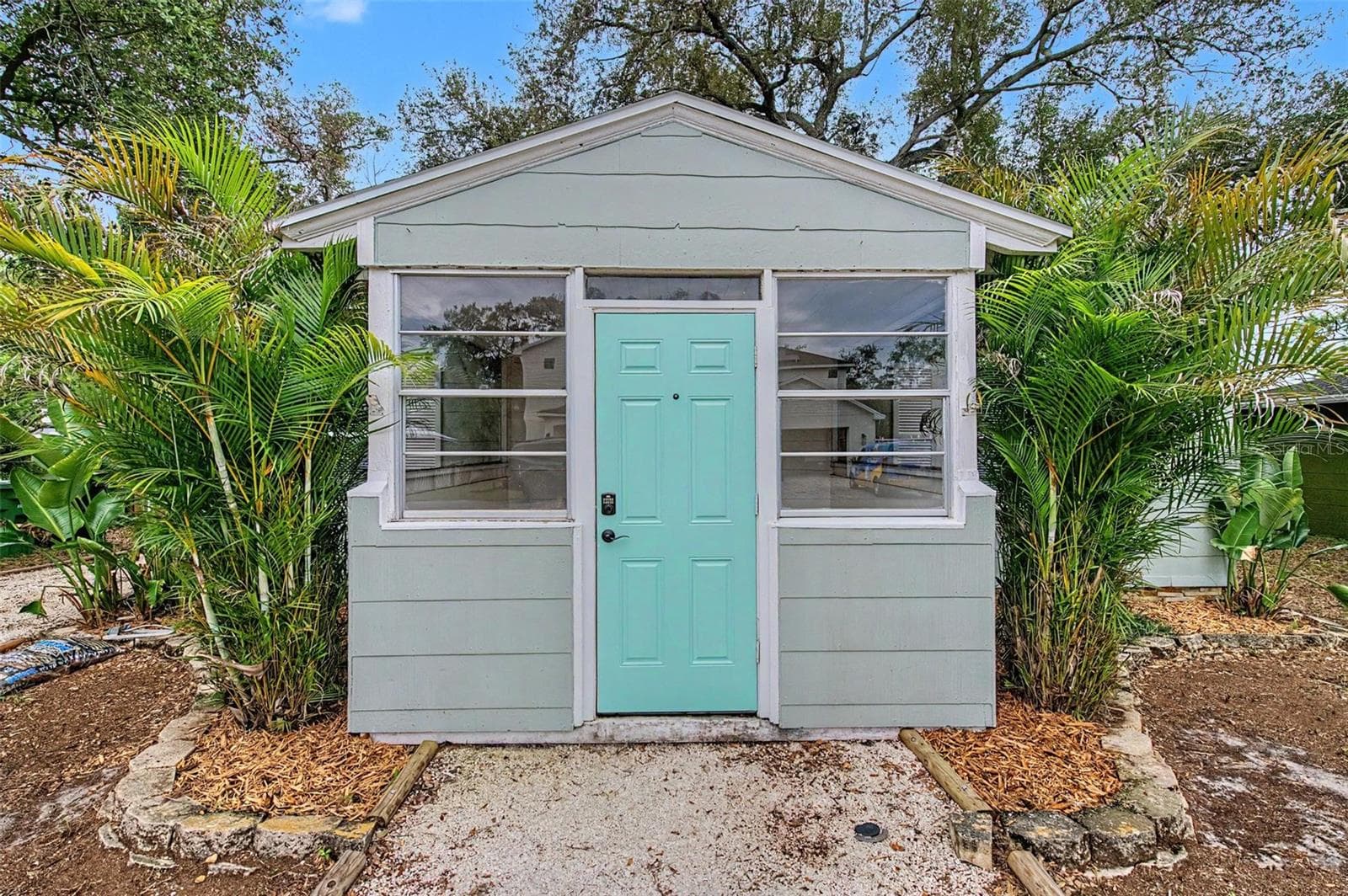 Single Family Residence at 3208 W HARTNETT AVE, TAMPA, photo 3 of 35