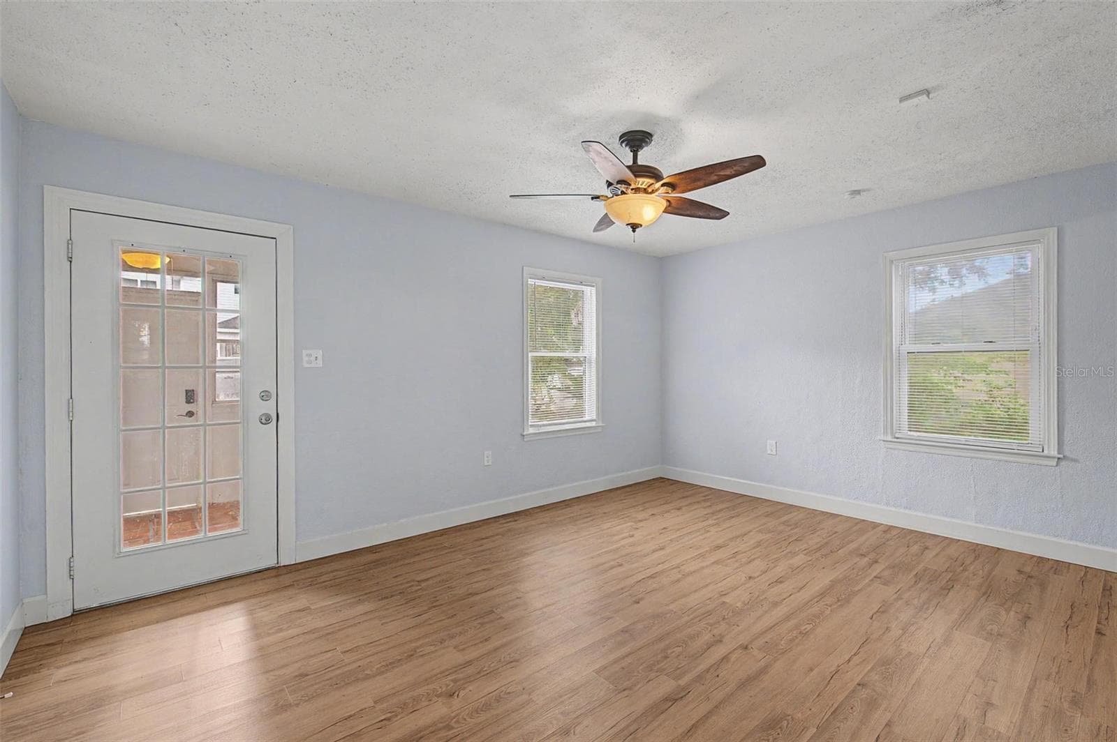 Single Family Residence at 3208 W HARTNETT AVE, TAMPA, photo 10 of 35