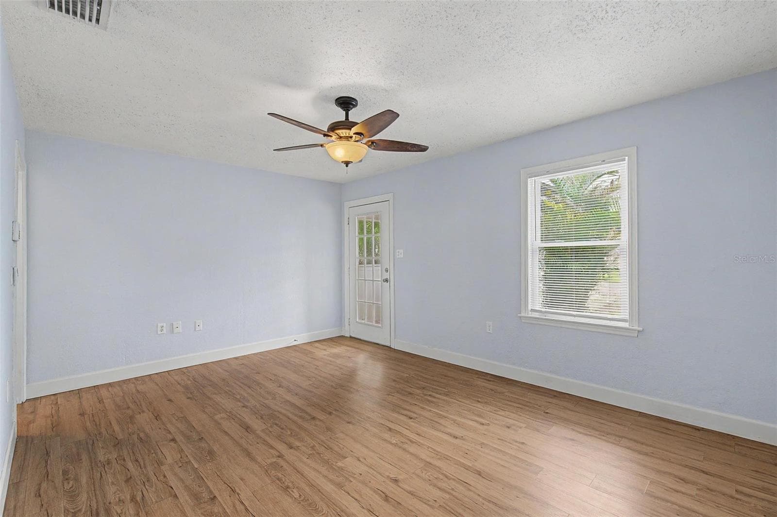 Single Family Residence at 3208 W HARTNETT AVE, TAMPA, photo 11 of 35
