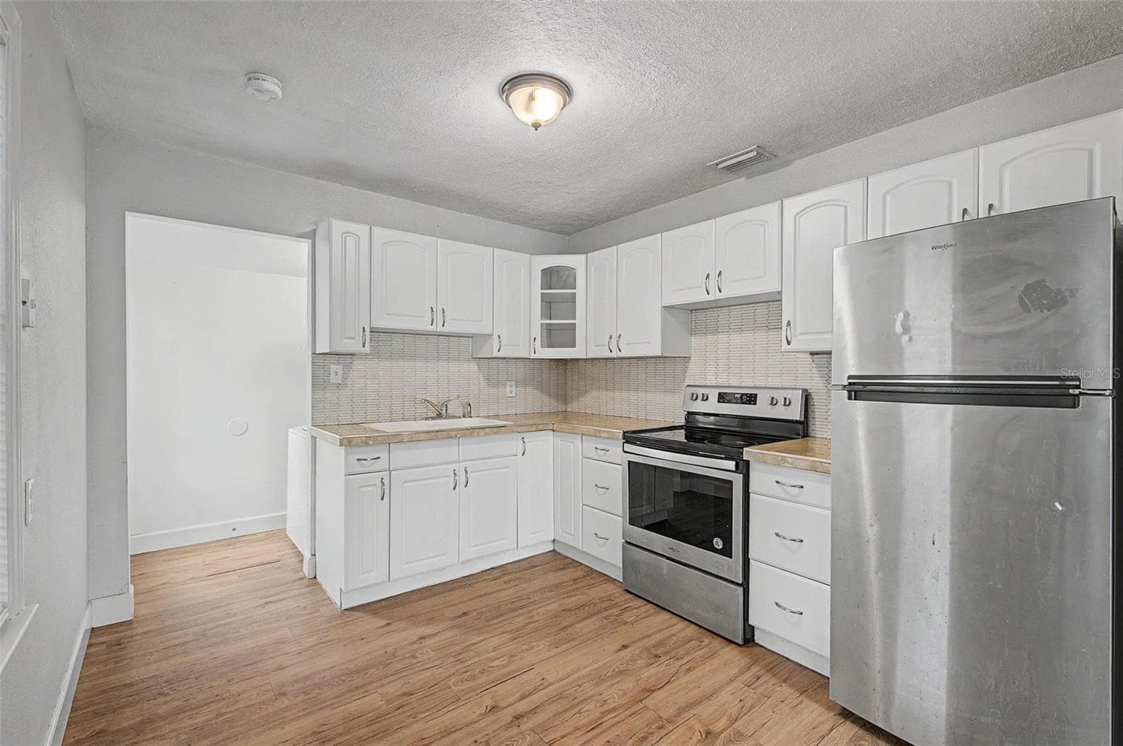 Single Family Residence at 3208 W HARTNETT AVE, TAMPA, photo 12 of 35